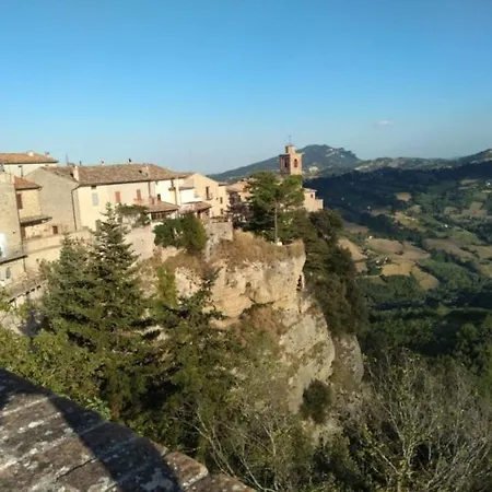 Casa Dei Pini アパート Montefalcone Appennino